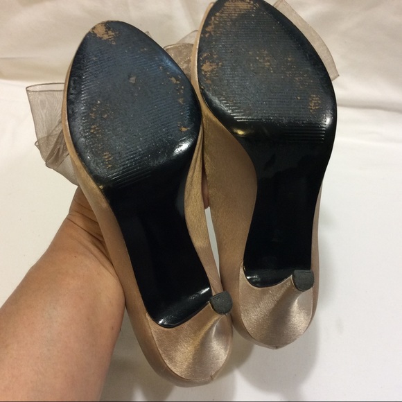 TOUCH OF NINA SATIN PUMPS WITH BOW 7.5 $89 - Picture 8 of 10